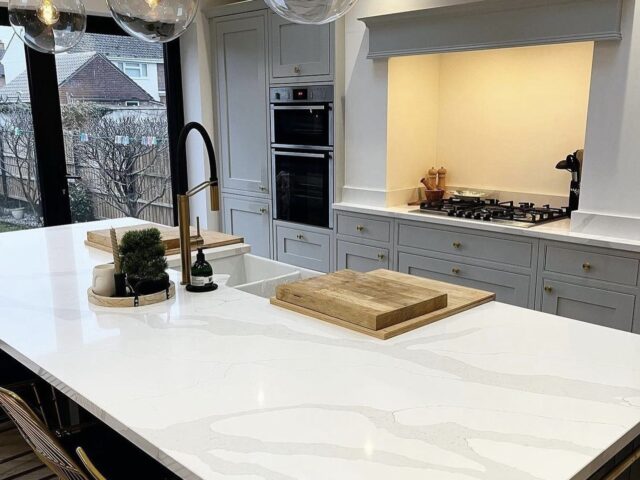 Using Marble-Effect Worktops to Make Your Space Appear Larger